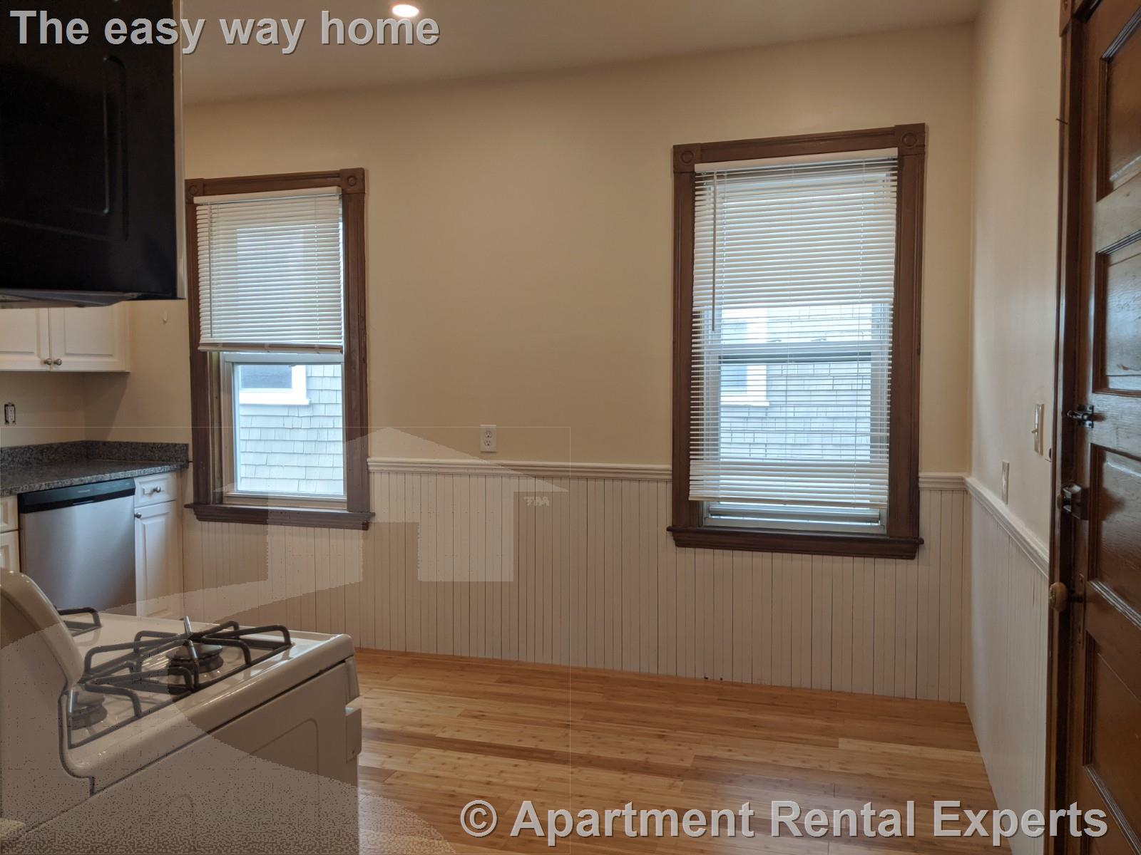 3 bed, 1 bath apartment for rent at 7-9 Belknap St Unit 3, Teele Square — photo 3 of 23