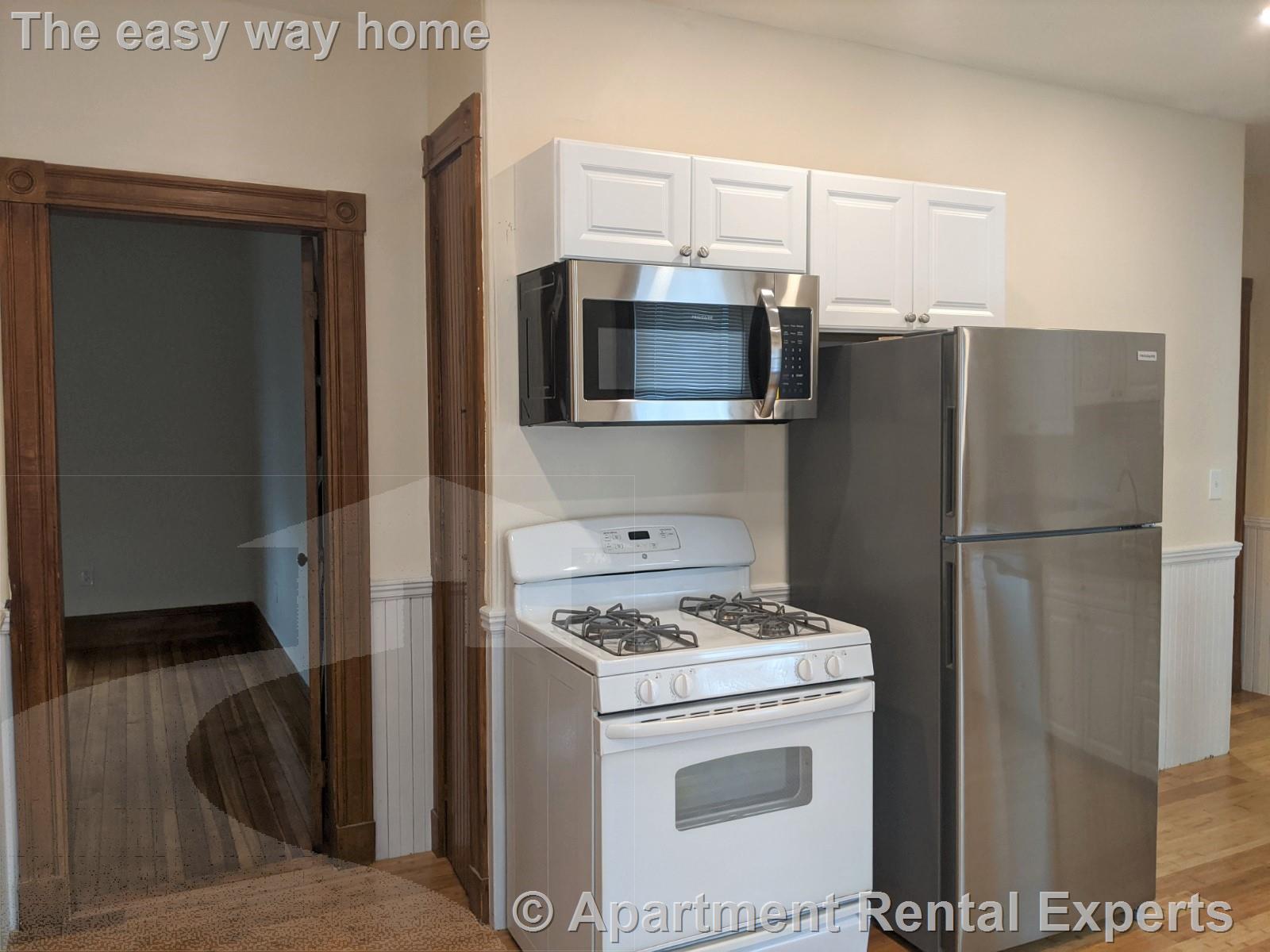 3 bed, 1 bath apartment for rent at 7-9 Belknap St Unit 3, Teele Square — photo 5 of 23