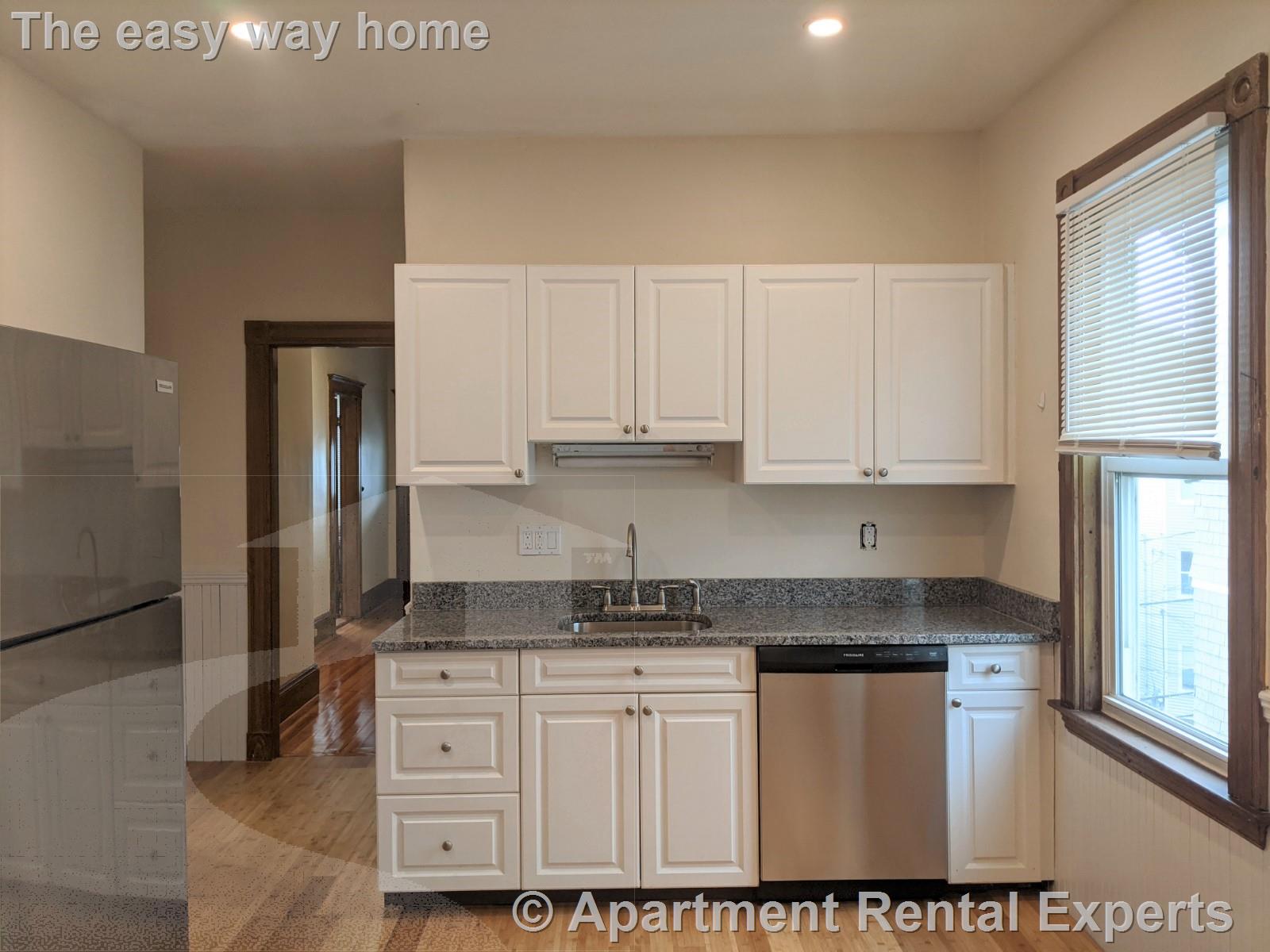 3 bed, 1 bath apartment for rent at 7-9 Belknap St Unit 3, Teele Square — photo 2 of 23