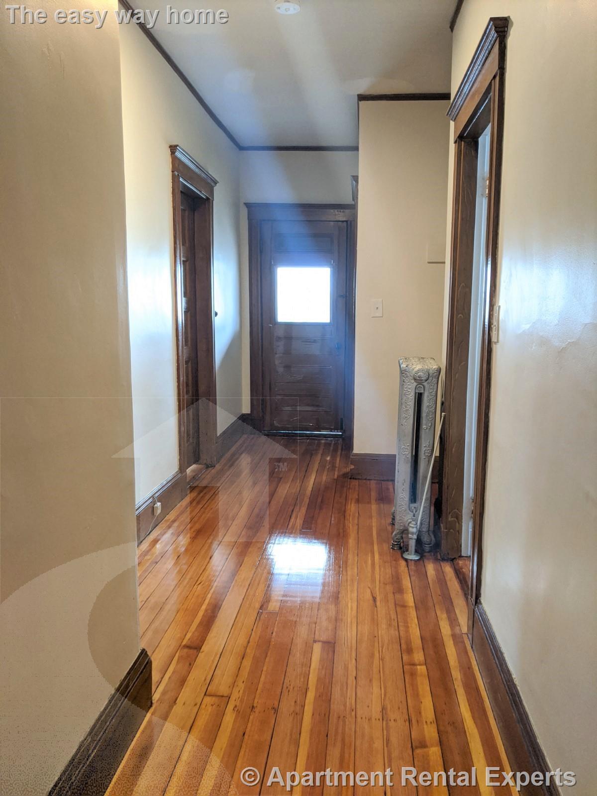 3 bed, 1 bath apartment for rent at 7-9 Belknap St Unit 3, Teele Square — photo 8 of 23