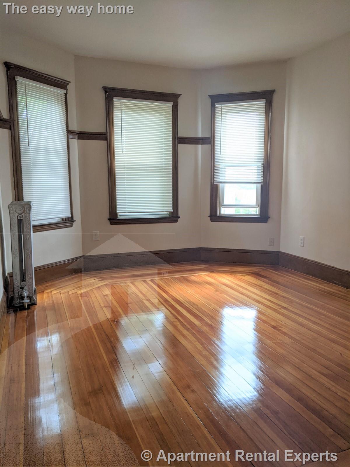 3 bed, 1 bath apartment for rent at 7-9 Belknap St Unit 3, Teele Square — photo 10 of 23