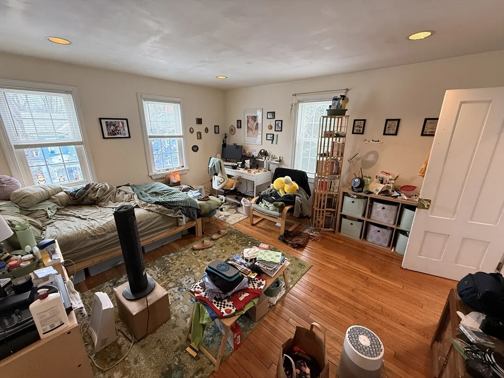 4 bed, 2 bath apartment for rent at 7-9 Biltmore St Unit 9, Jamaica Plain — photo 30 of 38