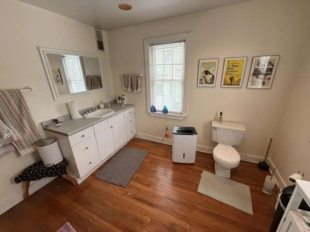 4 bed, 2 bath apartment for rent at 7-9 Biltmore St Unit 9, Jamaica Plain — photo 23 of 38