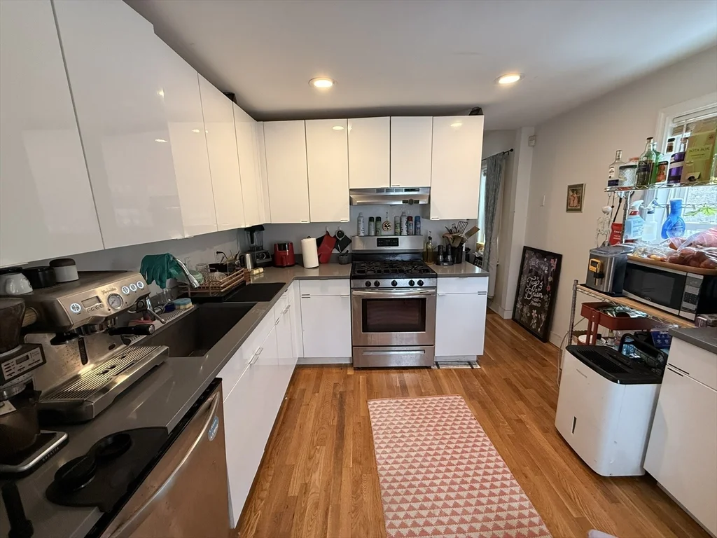 4 bed, 2 bath apartment for rent at 7-9 Biltmore St Unit 9, Jamaica Plain — photo 7 of 38