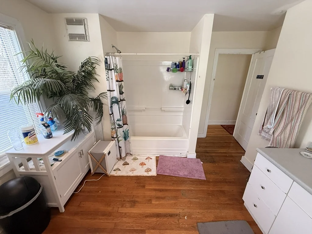 4 bed, 2 bath apartment for rent at 7-9 Biltmore St Unit 9, Jamaica Plain — photo 22 of 38