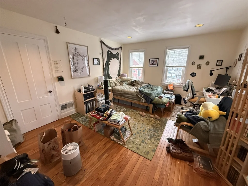 4 bed, 2 bath apartment for rent at 7-9 Biltmore St Unit 9, Jamaica Plain — photo 28 of 38