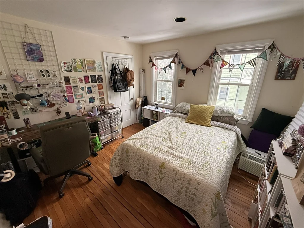 4 bed, 2 bath apartment for rent at 7-9 Biltmore St Unit 9, Jamaica Plain — photo 24 of 38