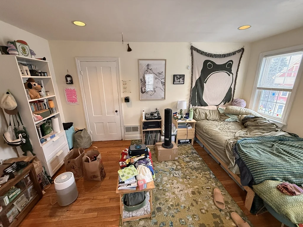 4 bed, 2 bath apartment for rent at 7-9 Biltmore St Unit 9, Jamaica Plain — photo 29 of 38