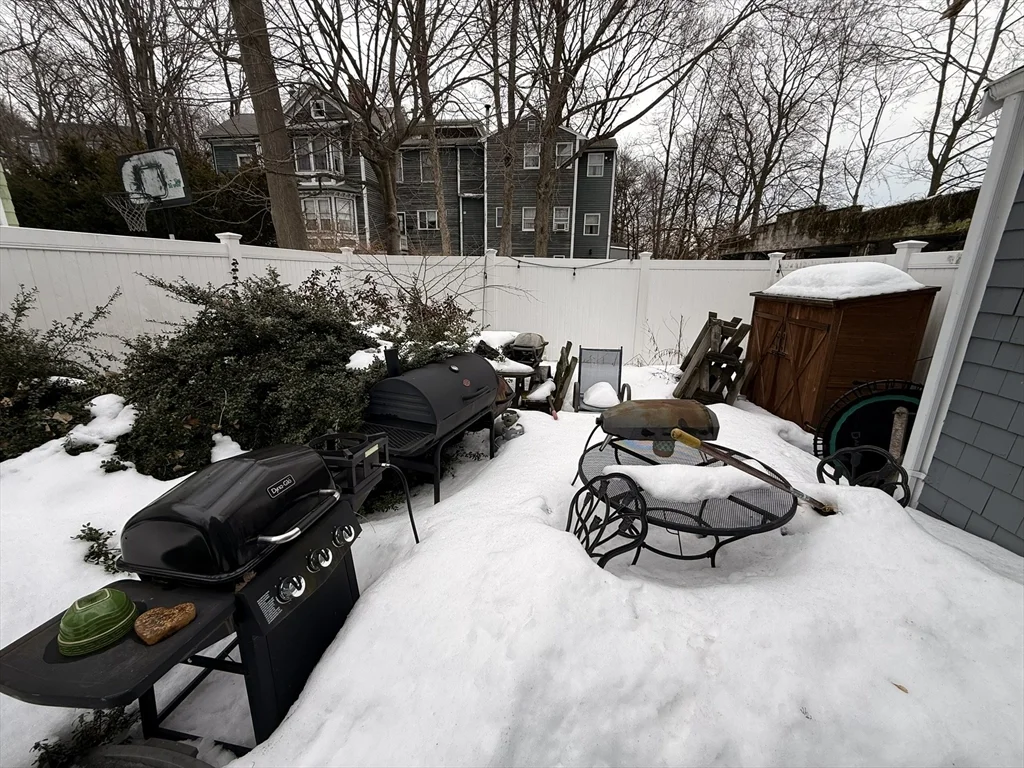 4 bed, 2 bath apartment for rent at 7-9 Biltmore St Unit 9, Jamaica Plain — photo 4 of 38
