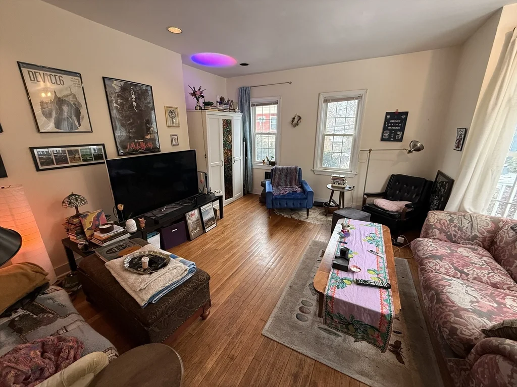4 bed, 2 bath apartment for rent at 7-9 Biltmore St Unit 9, Jamaica Plain — photo 14 of 38