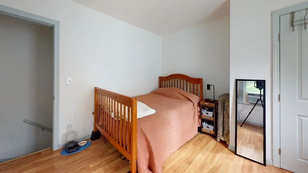 3 bed, 1 bath apartment for rent at 7-9 Dexter St Unit 9, South Waltham — photo 5 of 11