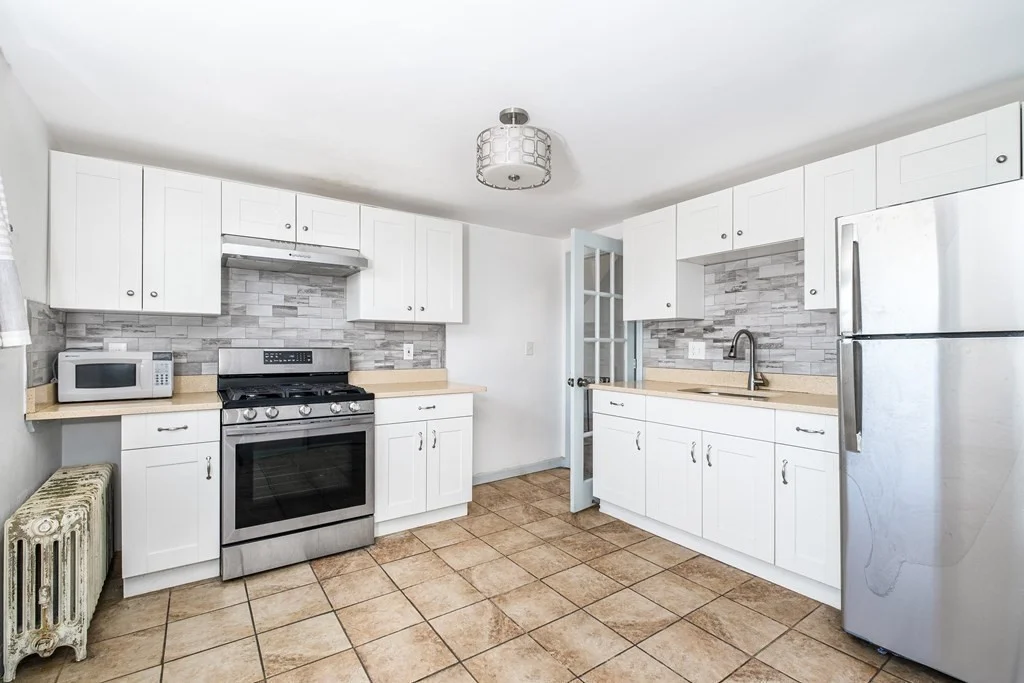 4 bed, 2 bath apartment for rent at 7-9 Dexter Unit 7, South Waltham