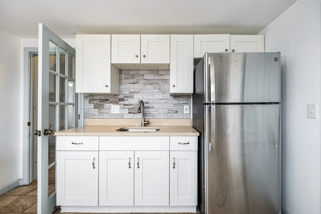 4 bed, 2 bath apartment for rent at 7-9 Dexter Unit 7, South Waltham — photo 3 of 13