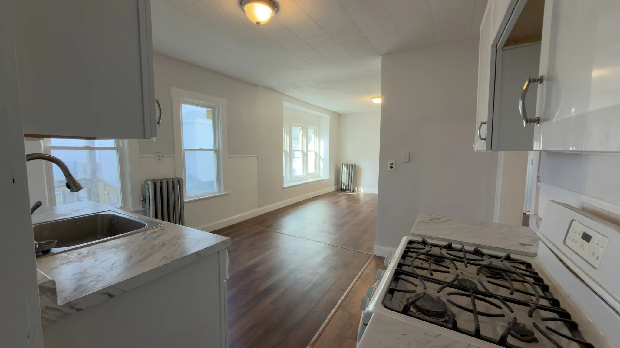 4 bed, 1 bath apartment for rent at 7-9 Glendell Ter Unit 1, Springfield — photo 2 of 10