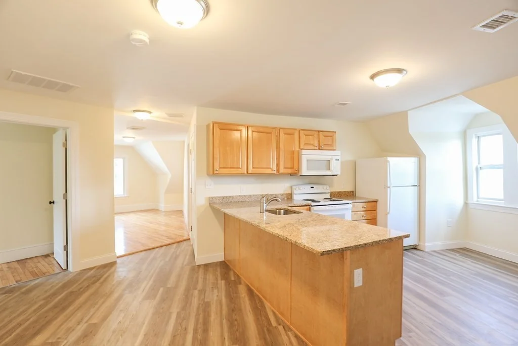 3 bed, 1 bath apartment for rent at 7-9 Pearl St Unit 3, Fitchburg — photo 2 of 12