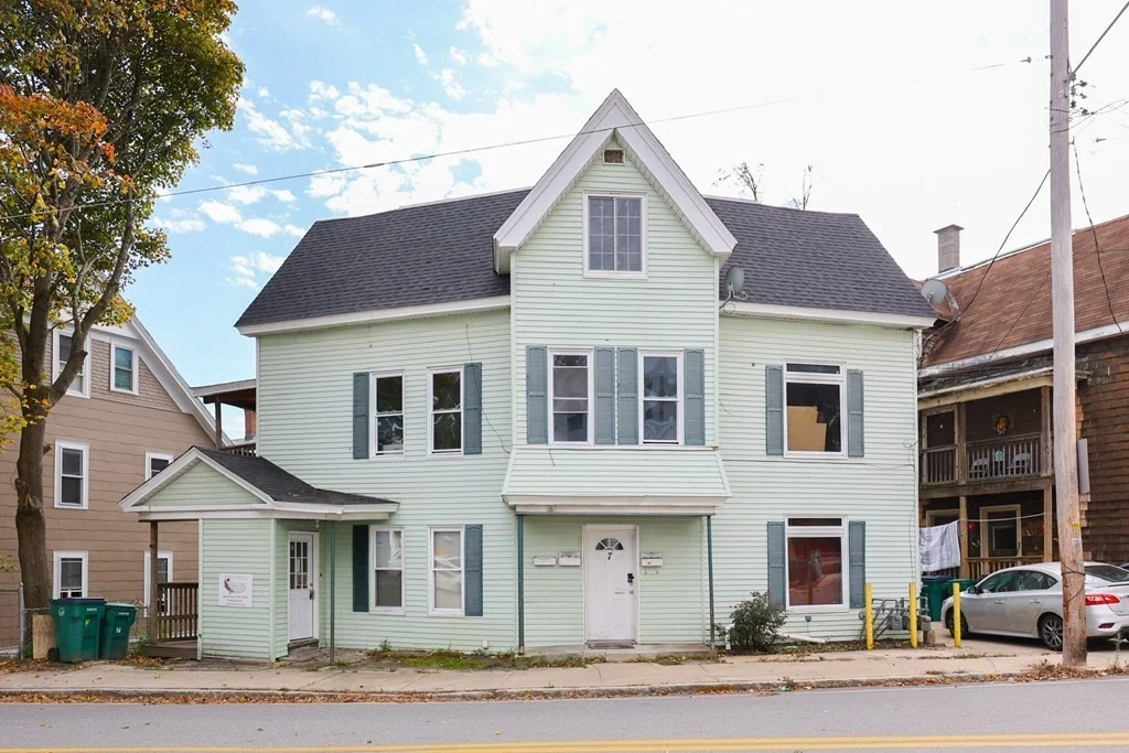 3 bed, 1 bath apartment for rent at 7-9 Pearl St Unit 3, Fitchburg