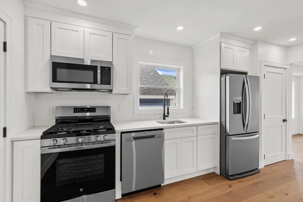 2 bed, 1 bath apartment for rent at 7-9 Second Unit 2, Wellington — photo 4 of 21