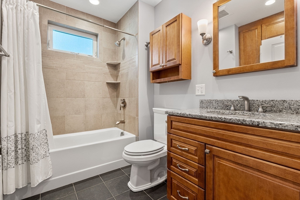 3 bed, 1 bath apartment for rent at 7-9 Stoughton Unit 1, Tufts University — photo 16 of 28