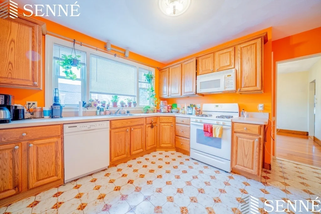 2 bed, 1 bath apartment for rent at 7-9 Ware St Unit 2, Teele Square — photo 3 of 10