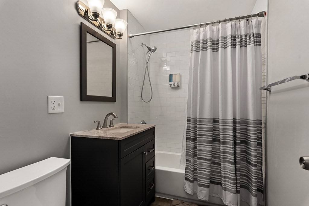 3 bed, 1 bath apartment for rent at 7 Abbotsford St Unit Unit 2, Roxbury — photo 2 of 11