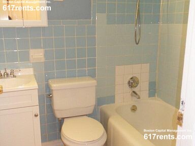 3 bed, 1 bath apartment for rent at 7 Aberdeen St Unit 2, Fenway — photo 6 of 7