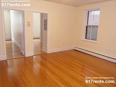 3 bed, 1 bath apartment for rent at 7 Aberdeen St Unit 2, Fenway — photo 4 of 7