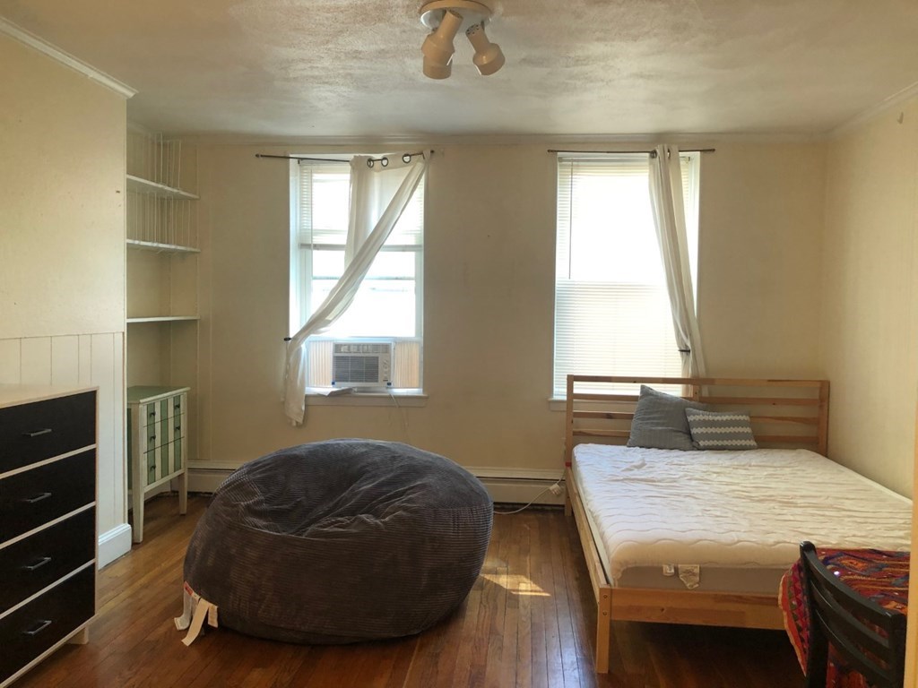 Studio bed, 1 bath apartment for rent at 7 Aberdeen St Unit 3, Fenway — photo 4 of 10