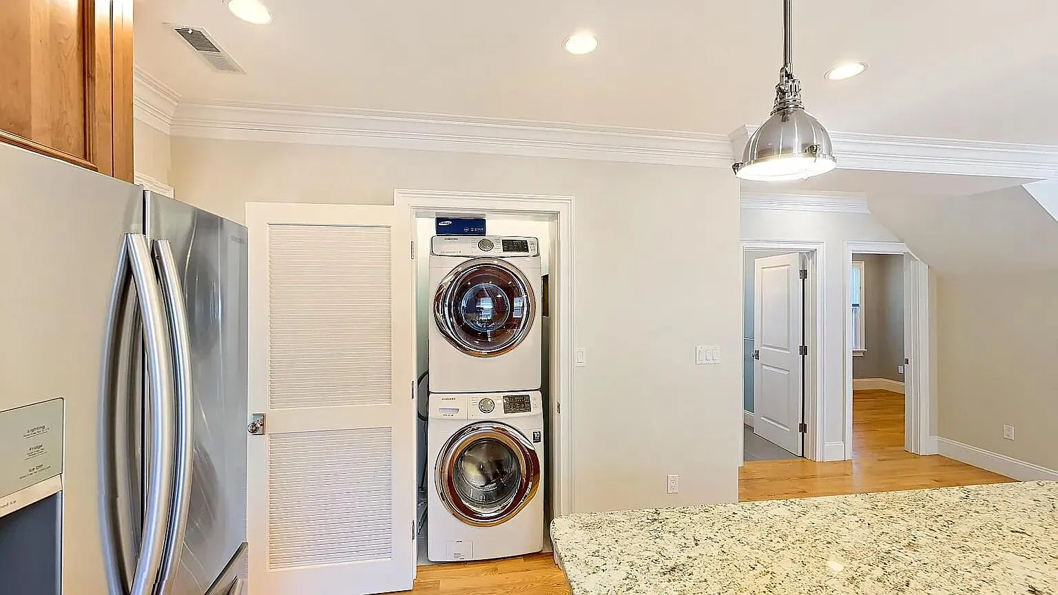 4 bed, 2.5 bath apartment for rent at 7 Acron Rd Unit 1, High Street Hill — photo 6 of 13