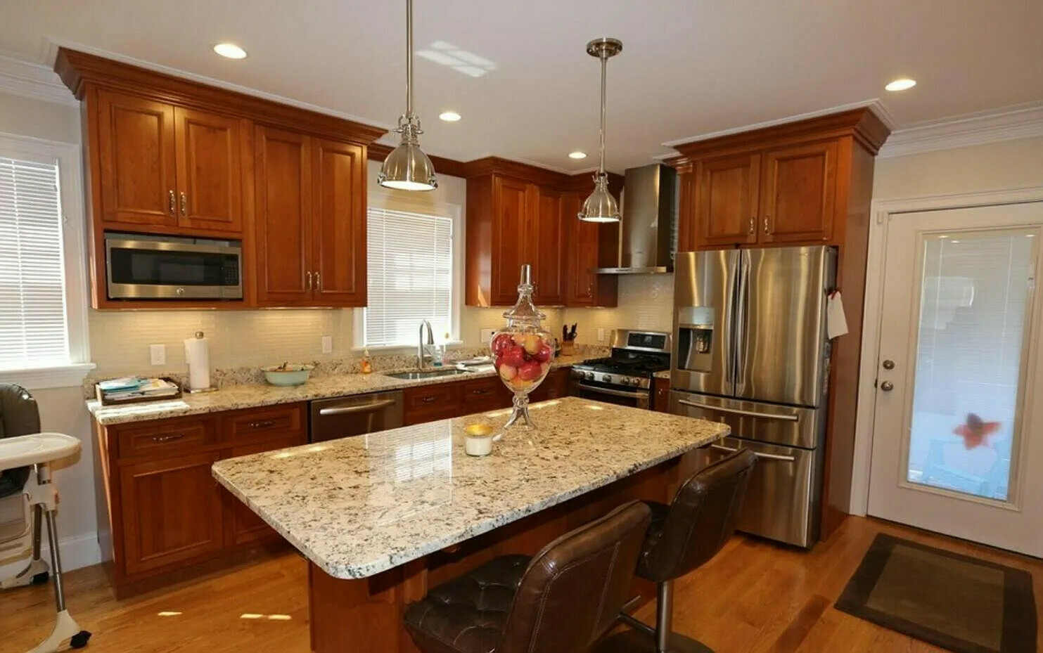 4 bed, 2.5 bath apartment for rent at 7 Acron Rd Unit 1, High Street Hill — photo 2 of 13