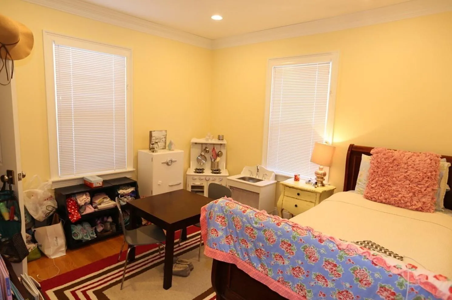 4 bed, 2.5 bath apartment for rent at 7 Acron Rd Unit 1, High Street Hill — photo 10 of 13