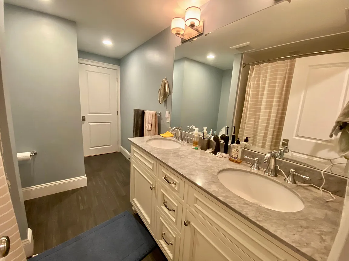 4 bed, 2.5 bath apartment for rent at 7 Acron Rd Unit 1, High Street Hill — photo 8 of 13