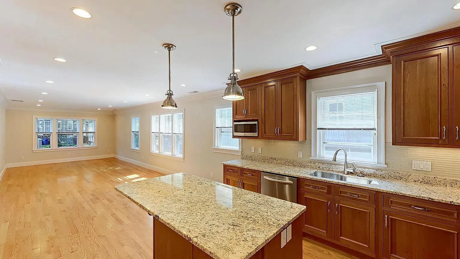 4 bed, 2.5 bath apartment for rent at 7 Acron Rd Unit 1, High Street Hill — photo 3 of 13
