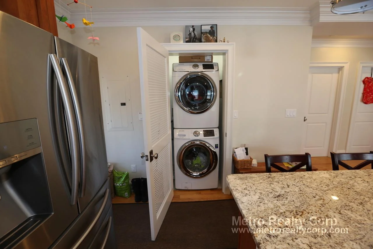 4 bed, 2 bath apartment for rent at 7 Acron Rd Unit 2, Brookline Village — photo 4 of 16