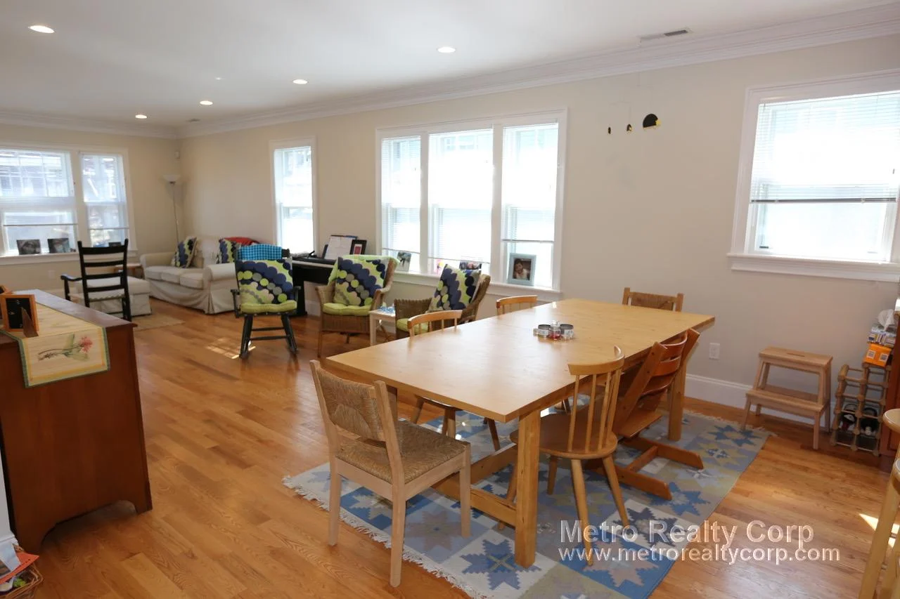 4 bed, 2 bath apartment for rent at 7 Acron Rd Unit 2, Brookline Village — photo 8 of 16
