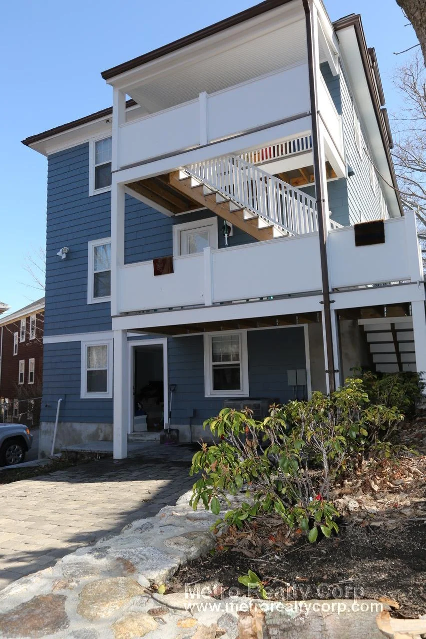 4 bed, 2 bath apartment for rent at 7 Acron Rd Unit 2, Brookline Village — photo 16 of 16