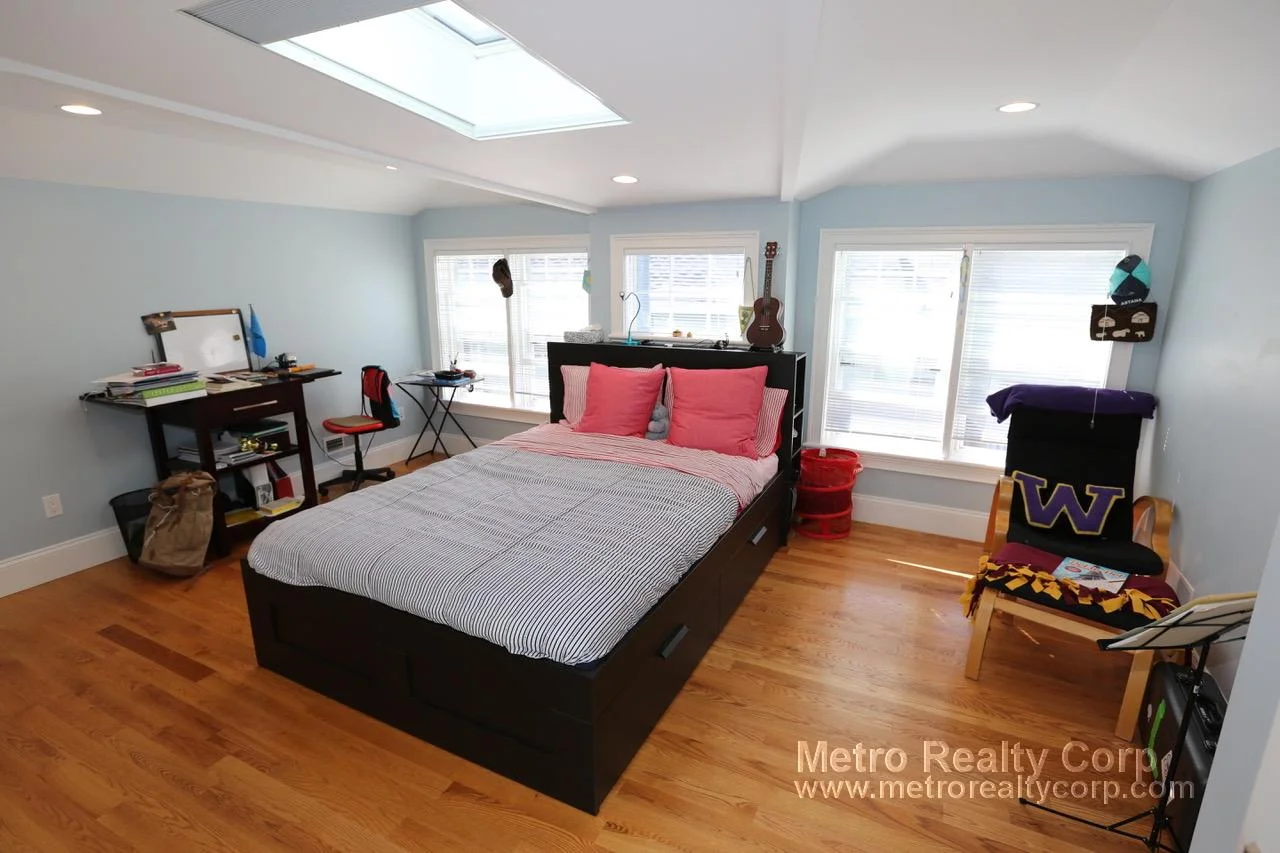4 bed, 2 bath apartment for rent at 7 Acron Rd Unit 2, Brookline Village — photo 12 of 16