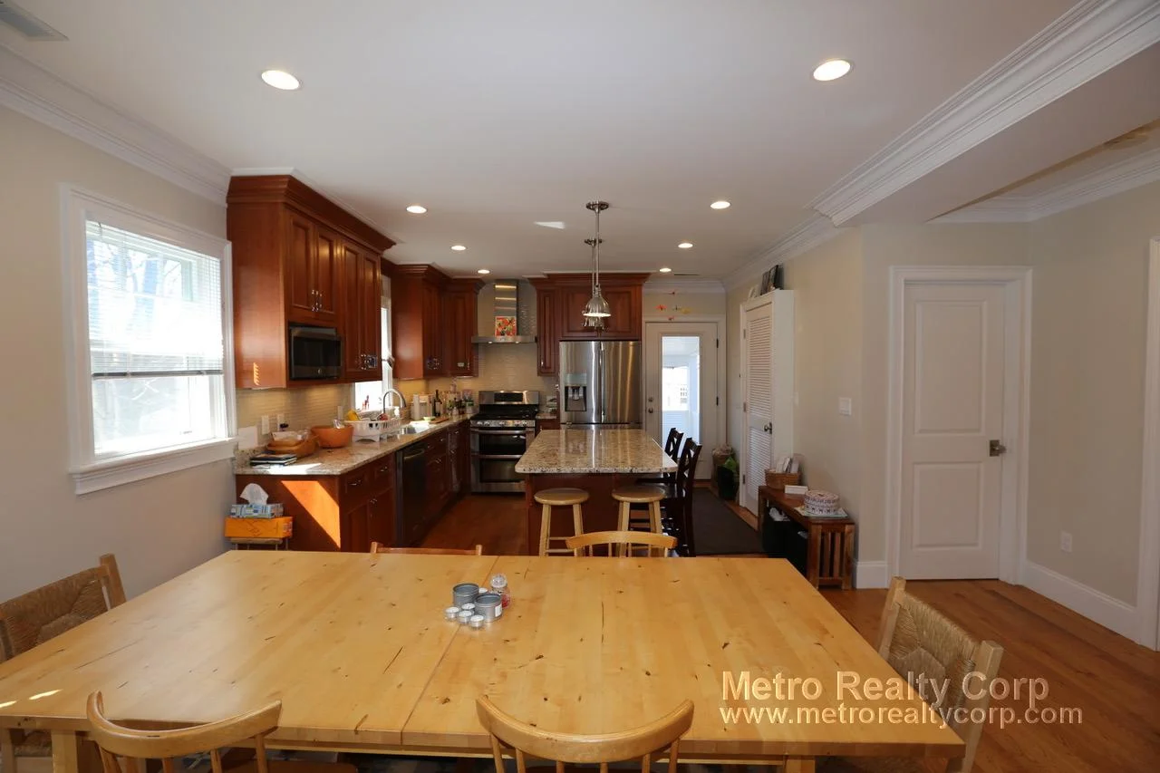 4 bed, 2 bath apartment for rent at 7 Acron Rd Unit 2, Brookline Village — photo 2 of 16