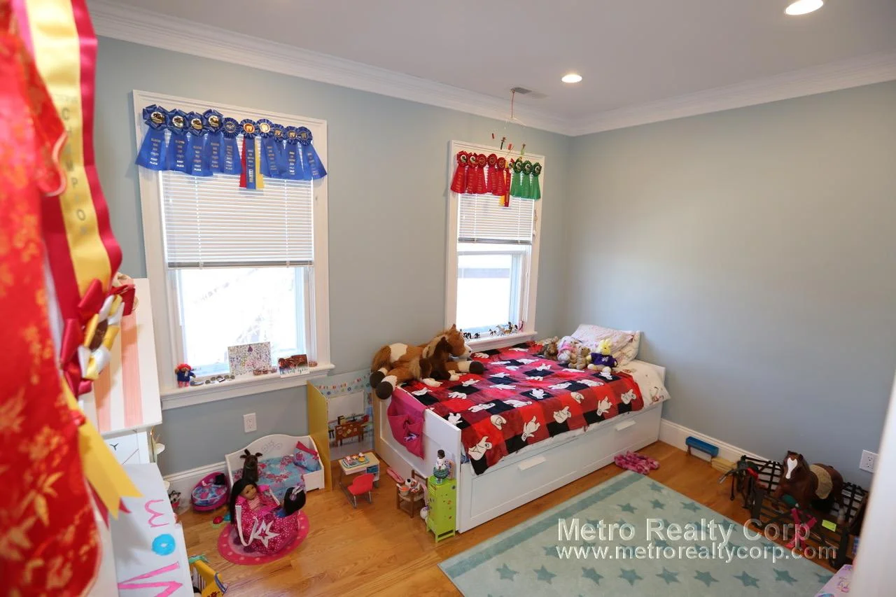4 bed, 2 bath apartment for rent at 7 Acron Rd Unit 2, Brookline Village — photo 10 of 16