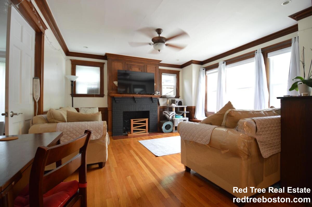 3 bed, 1 bath apartment for rent at 7 Addington Rd Unit 1, Aspinwall Hill — photo 1 of 16