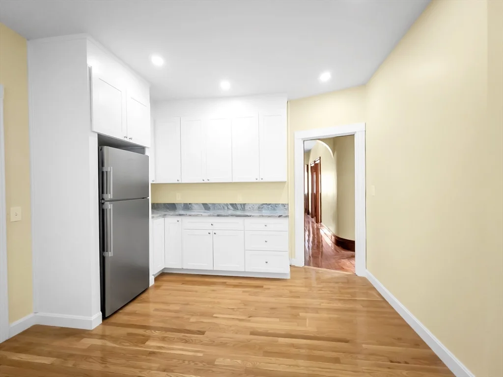 3 bed, 1 bath apartment for rent at 7 Adelaide St Unit 2, Jamaica Plain — photo 5 of 25