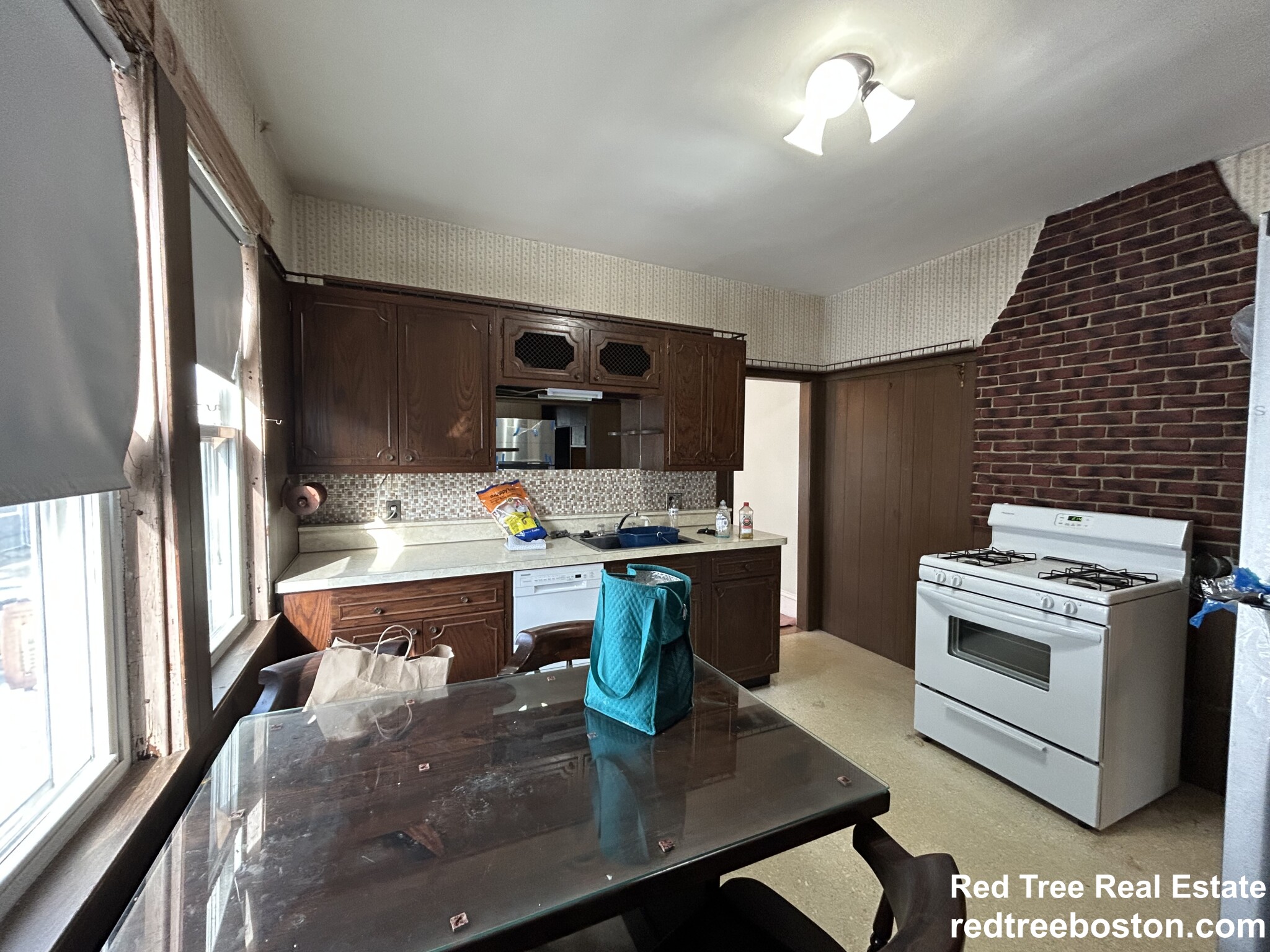 4 bed, 1 bath apartment for rent at 7 Aldie St Unit 2, Allston