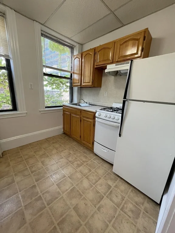 2 bed, 1 bath apartment for rent at 7 Anderson St Unit 10, Beacon Hill