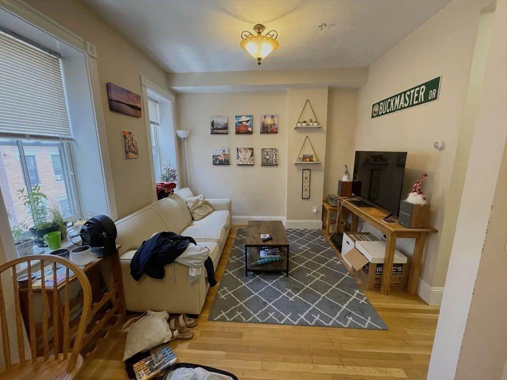 2 bed, 1 bath apartment for rent at 7 Anderson St Unit 7, Beacon Hill