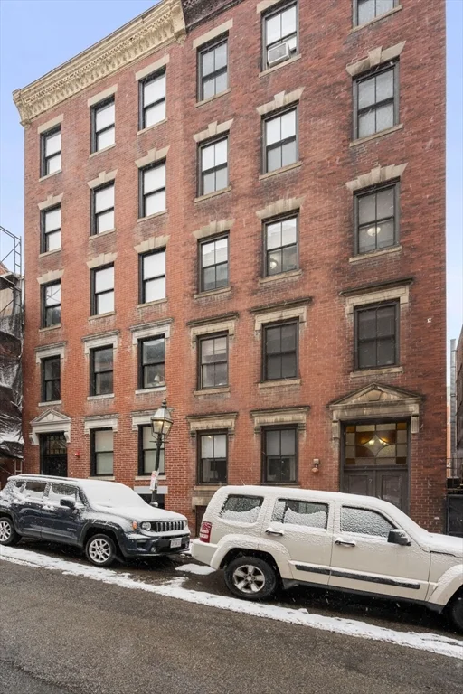 2 bed, 1 bath apartment for rent at 7 Anderson St Unit 7, Beacon Hill — photo 14 of 14