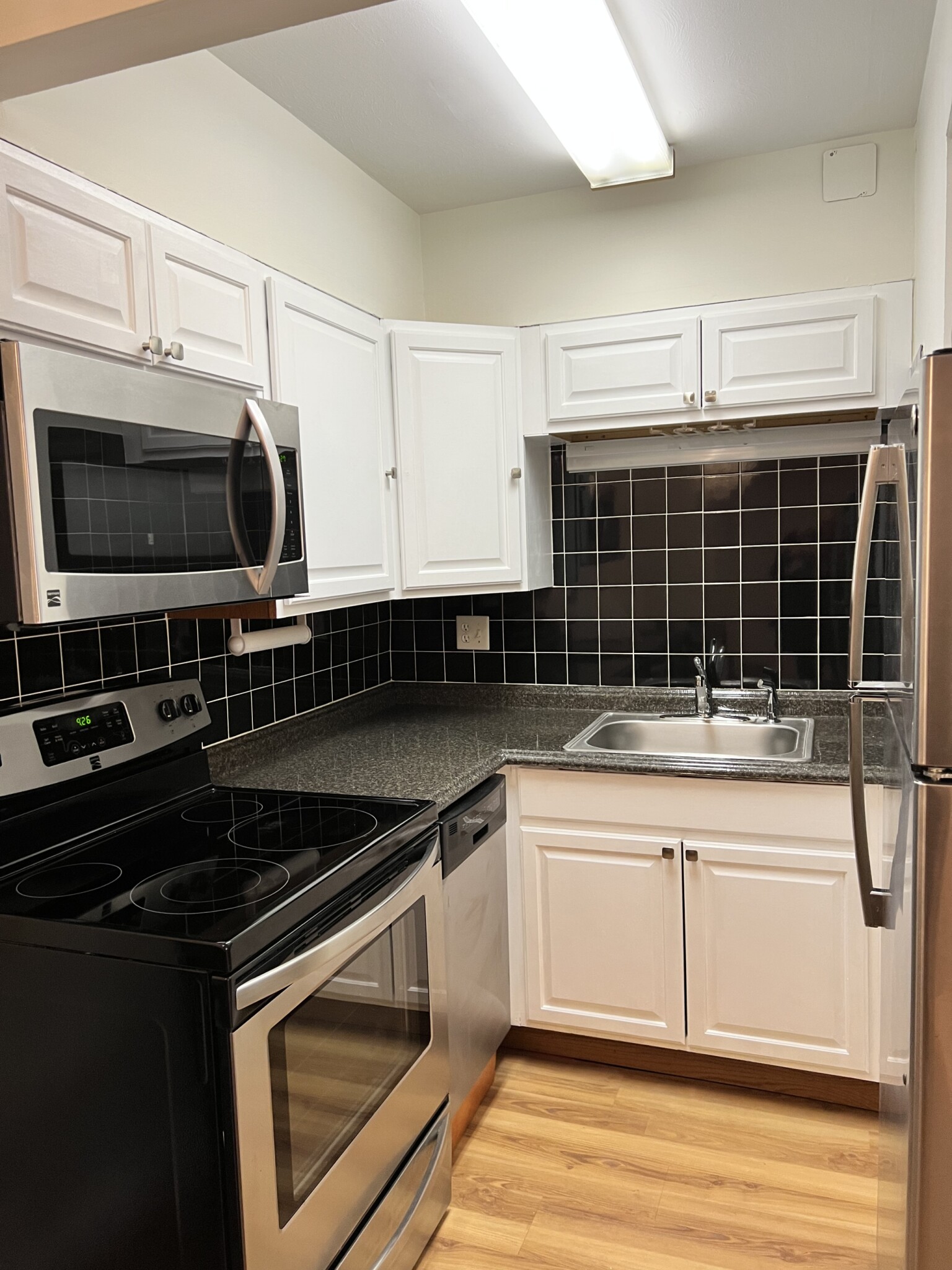 Studio bed, 1 bath apartment for rent at 7 Arizona Ter Unit 2, Arlington — photo 2 of 13