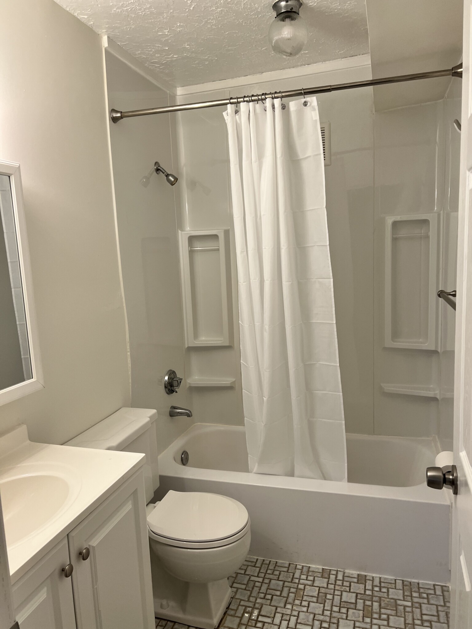 Studio bed, 1 bath apartment for rent at 7 Arizona Ter Unit 2, Arlington — photo 9 of 13