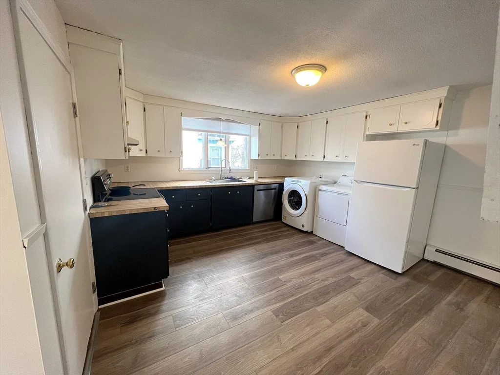 3 bed, 1 bath apartment for rent at 7 Ashland St Unit 2, Medford