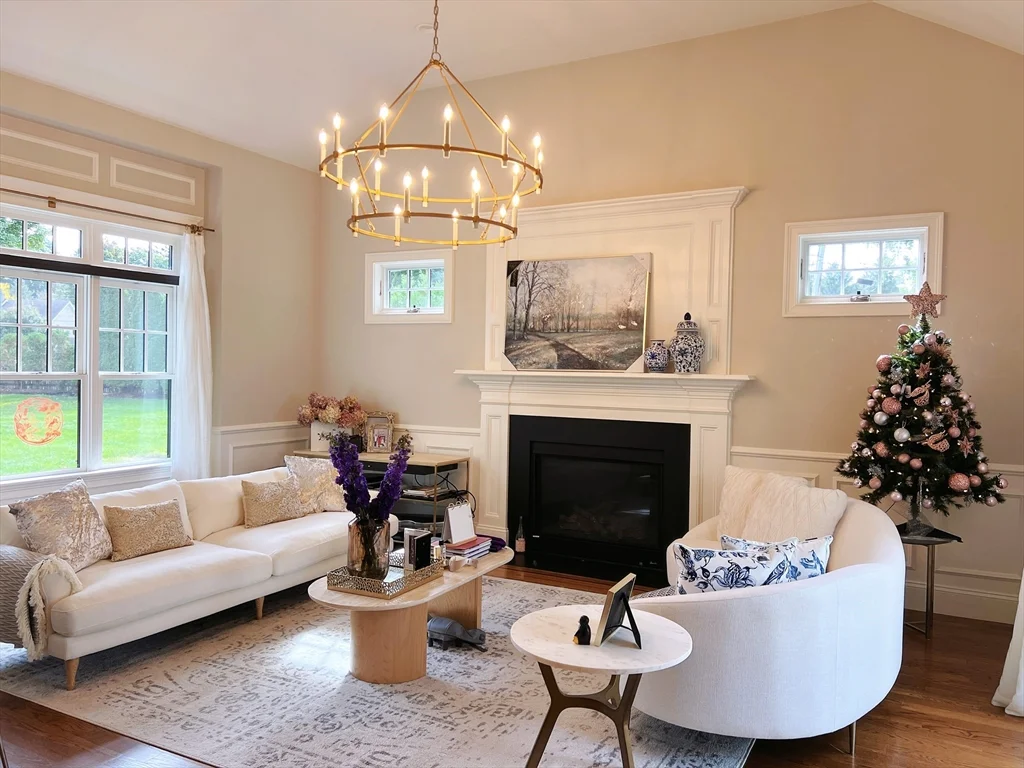 4 bed, 4+ bath apartment for rent at 7 Auburn Unit 7, Newton — photo 1 of 26