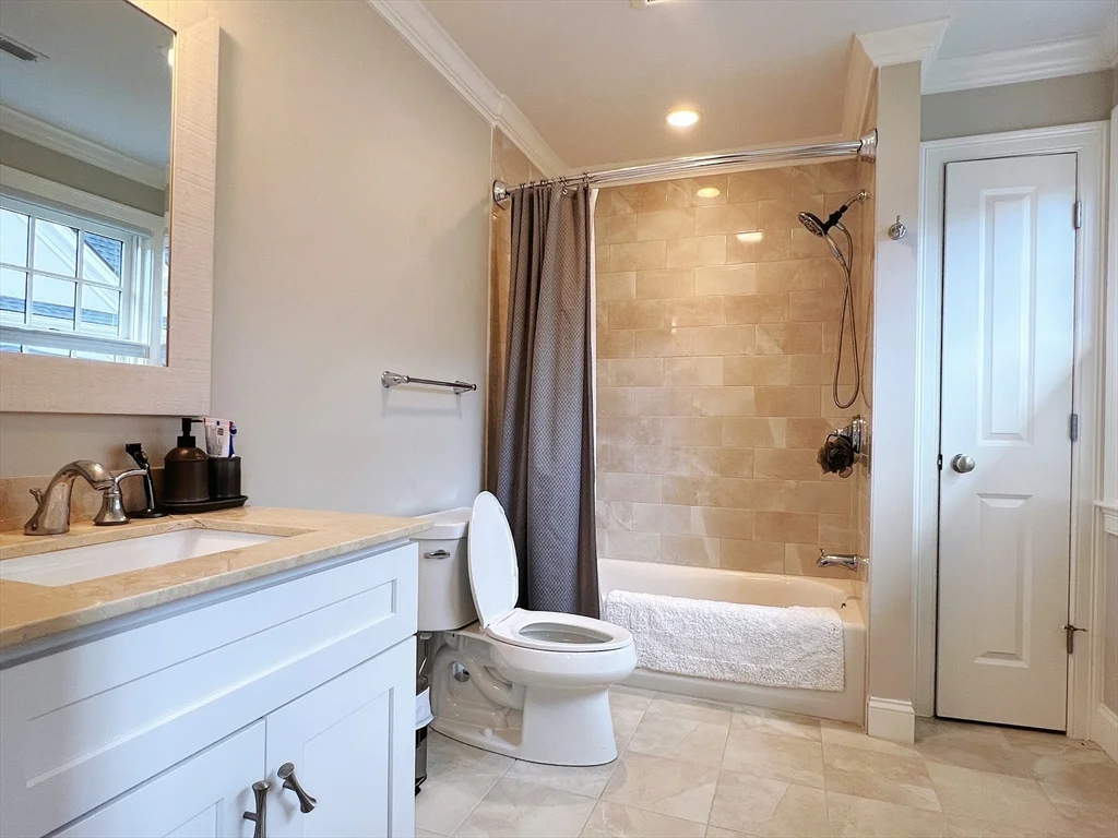 4 bed, 4+ bath apartment for rent at 7 Auburn Unit 7, Newton — photo 18 of 26