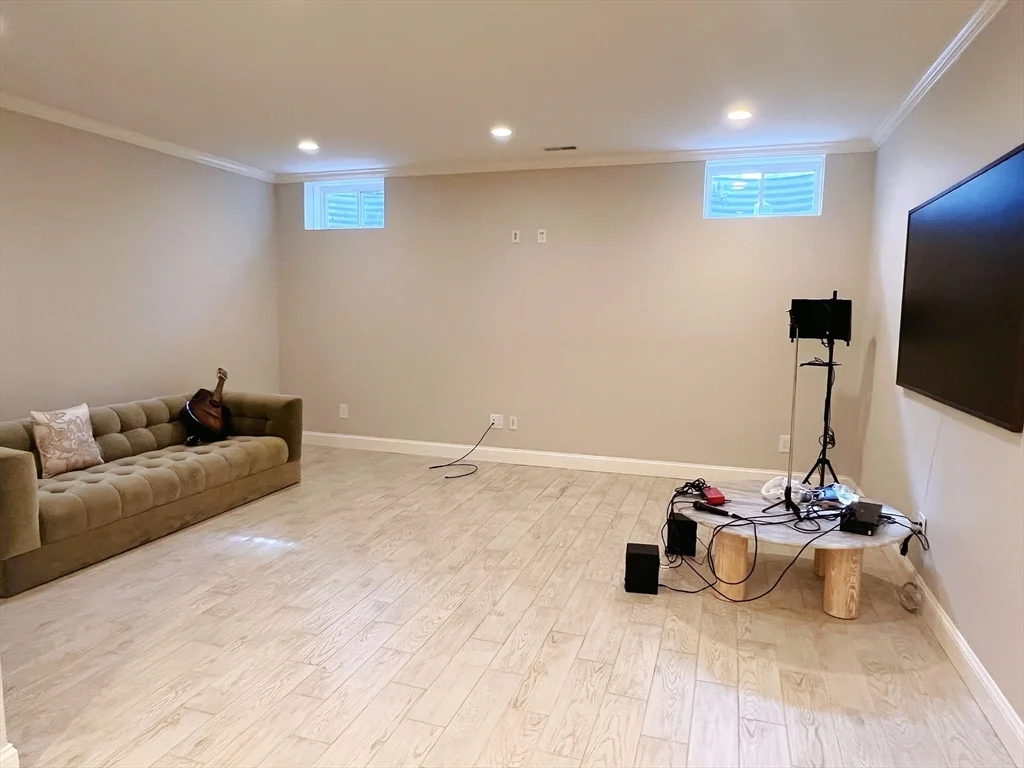 4 bed, 4+ bath apartment for rent at 7 Auburn Unit 7, Newton — photo 22 of 26